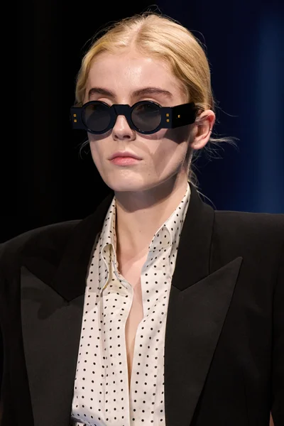 Look 17